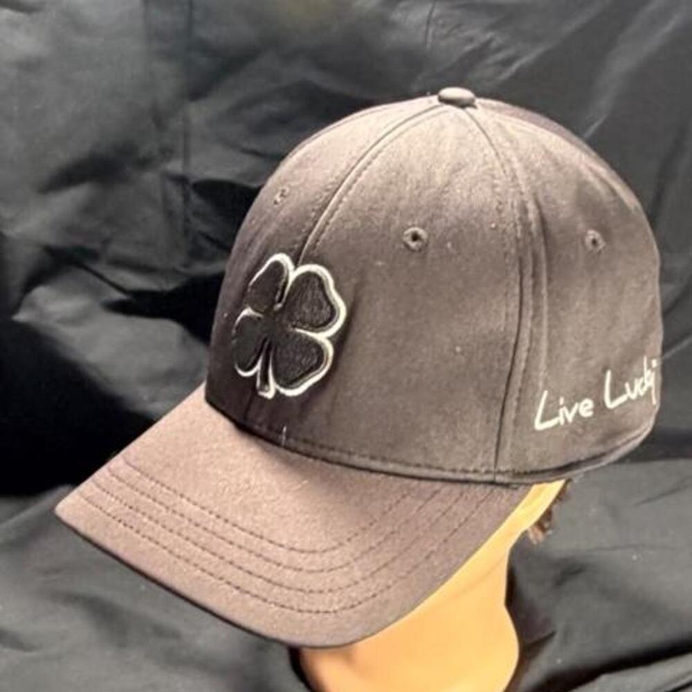 🚨 Premium Black Clover 29 Stretch Fit “Live Lucky” Four Leaf Clover Hat Cap🧢
